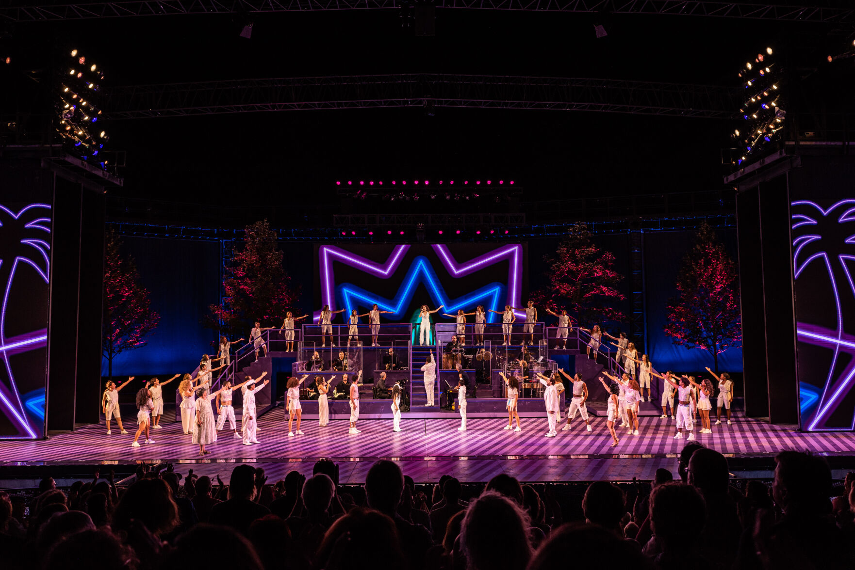 Company of 'On Your Feet!'